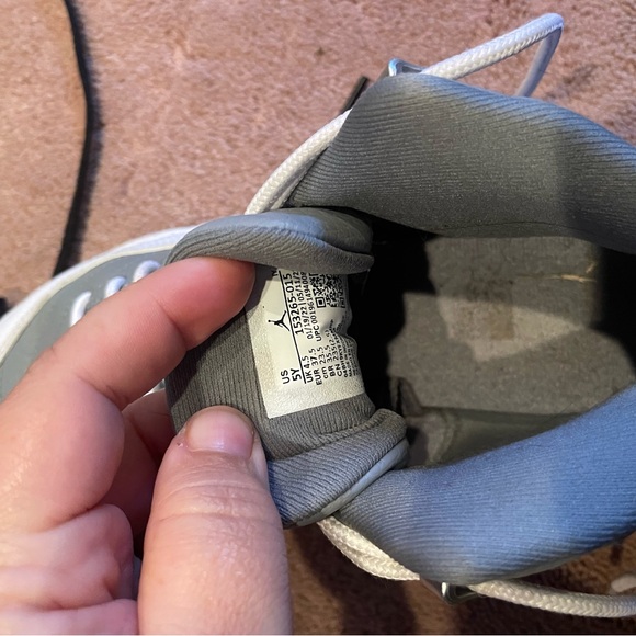 Jordan 12 Retro "Stealth/White/Cool Grey" Grade School Kids' Shoe- Size 5Y - Picture 6 of 6